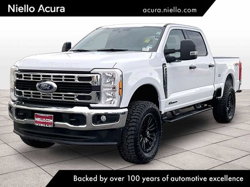 Used 2025 Ford F250 XLT image 1
