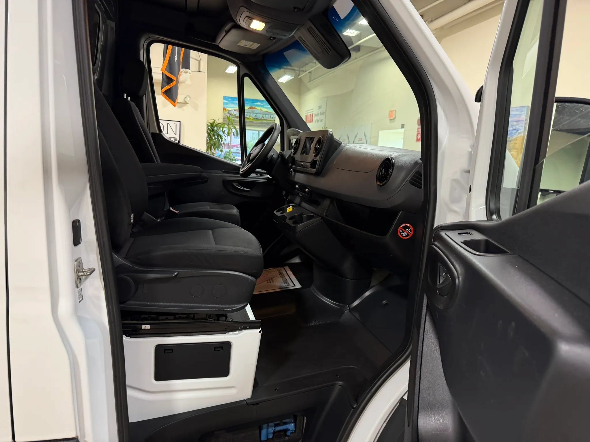 Used 2020 Mercedes-Benz Sprinter 2500 image 26