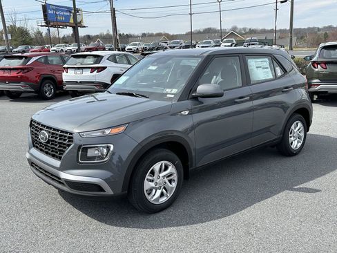 New 2026 Hyundai Venue SE image 4