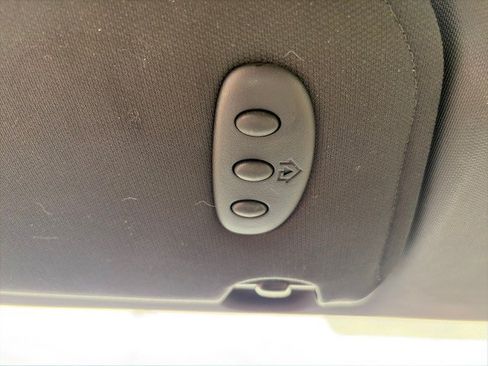 Used 2013 Chrysler 200 Limited FWD image 18