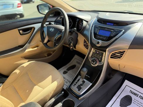 Used 2013 Hyundai Elantra GLS image 10