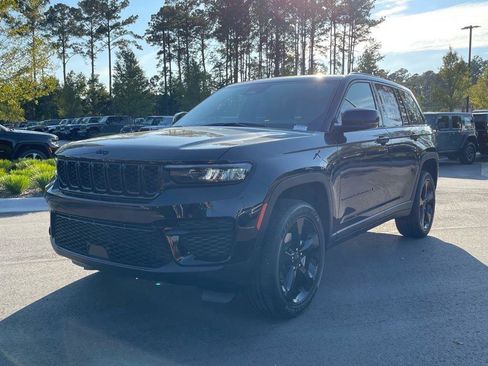 New 2025 Jeep Grand Cherokee Altitude image 36