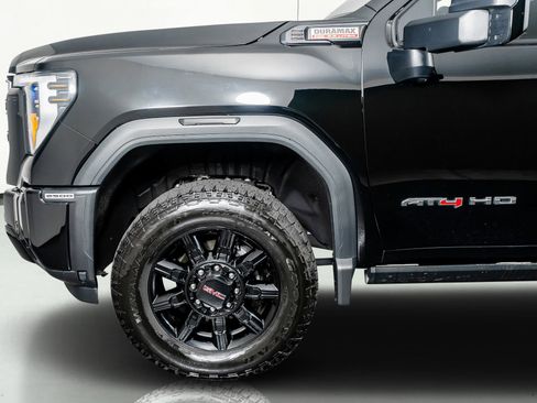 Used 2025 GMC Sierra 2500 AT4 w/ AT4 Premium Plus Package image 17