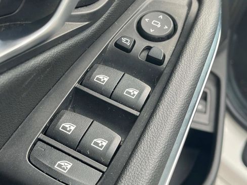 Used 2024 BMW 330e xDrive 330e xDrive Plug-In Hybrid AWD image 32