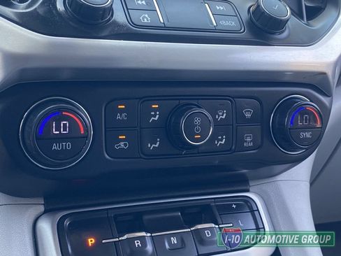Used 2020 GMC Acadia SLE w/ Driver Convenience Package FWD image 28