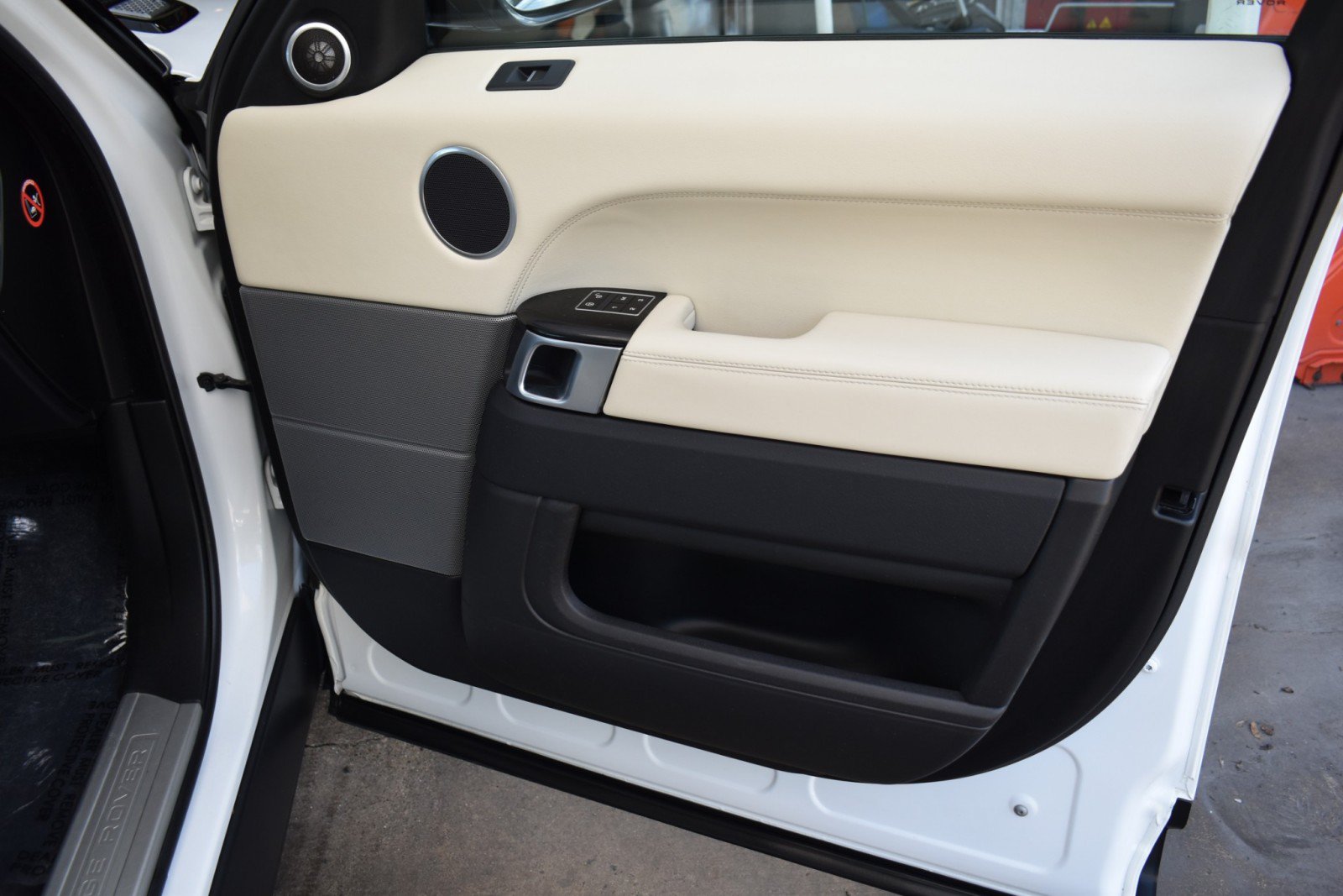 Used 2015 Land Rover Range Rover Sport HSE AWD/4WD image 40
