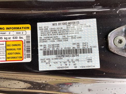 Used 2024 Ford Mustang GT Premium image 33