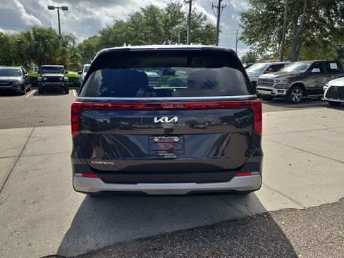 Certified 2026 Kia Carnival LX FWD image 6