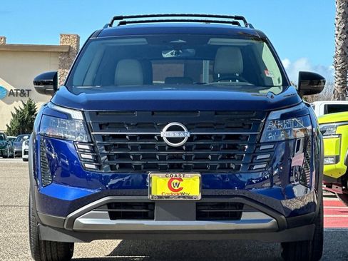 New 2026 Nissan Pathfinder SL image 3