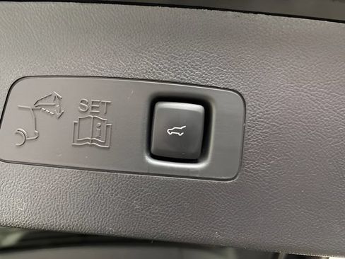 Used 2025 Lincoln Corsair Reserve w/ Equipment Group 202A FWD image 29