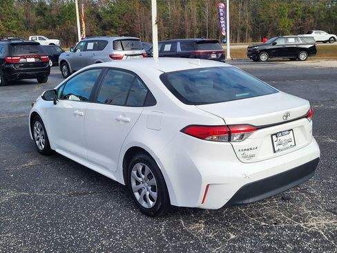Used 2023 Toyota Corolla LE image 5