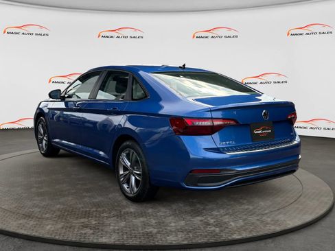 Used 2023 Volkswagen Jetta SE FWD image 8