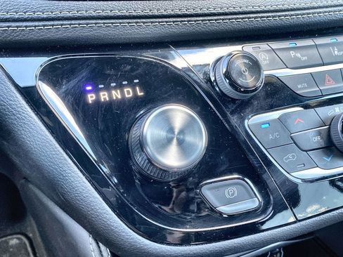 Used 2024 Chrysler Pacifica Limited w/ S Appearance Package image 19