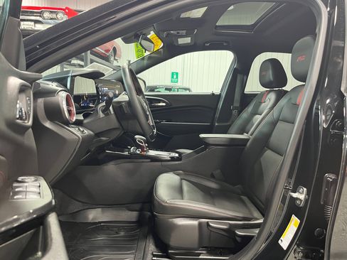 Certified 2024 Chevrolet Trax RS w/ Sunroof Package image 12