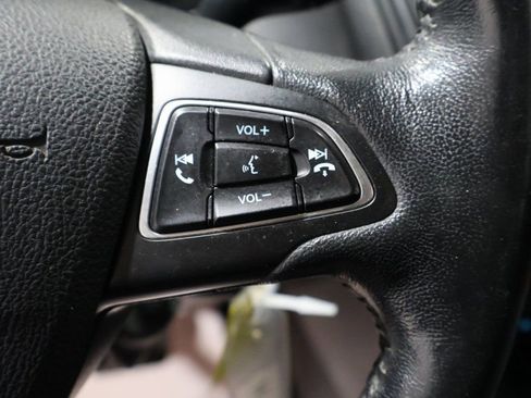 Used 2018 Ford Focus SE w/ Cold Weather Package image 35