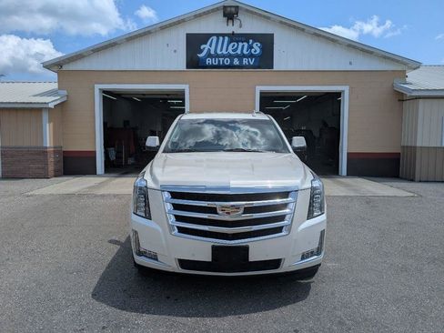 Used 2015 Cadillac Escalade Premium image 2