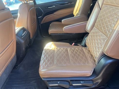 Used 2022 Cadillac Escalade ESV Premium Luxury AWD/4WD image 19