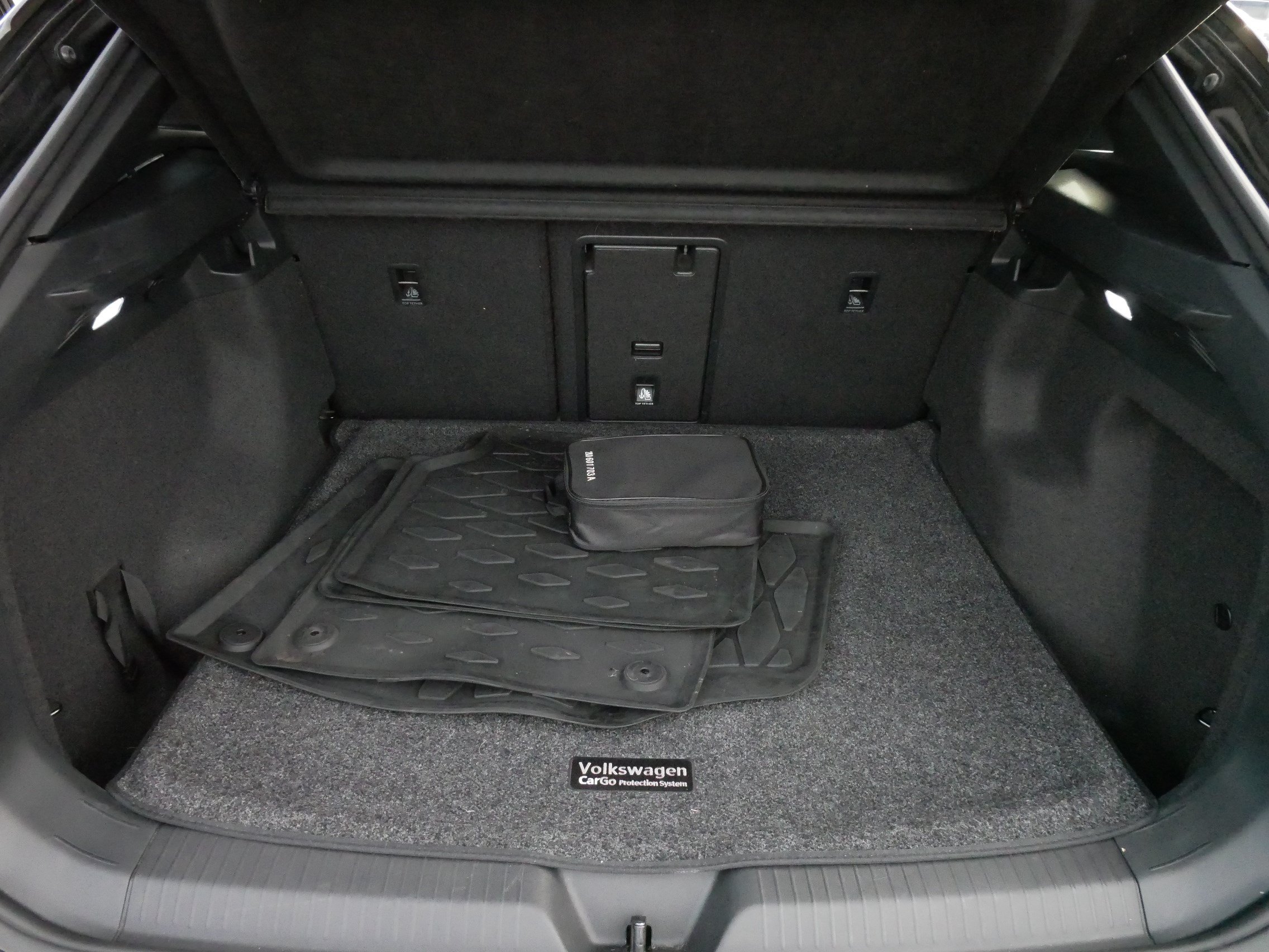 Certified 2022 Volkswagen ID.4 Pro S w/ Gradient Package RWD image 17