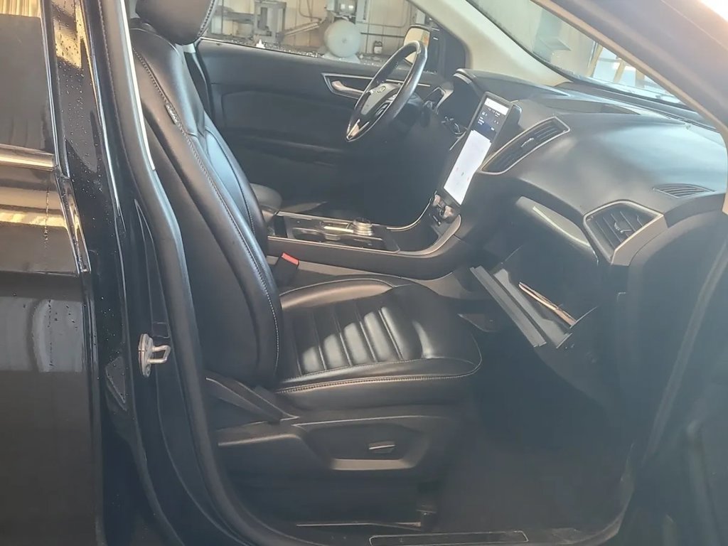 Used 2023 Ford Edge SEL AWD/4WD image 10