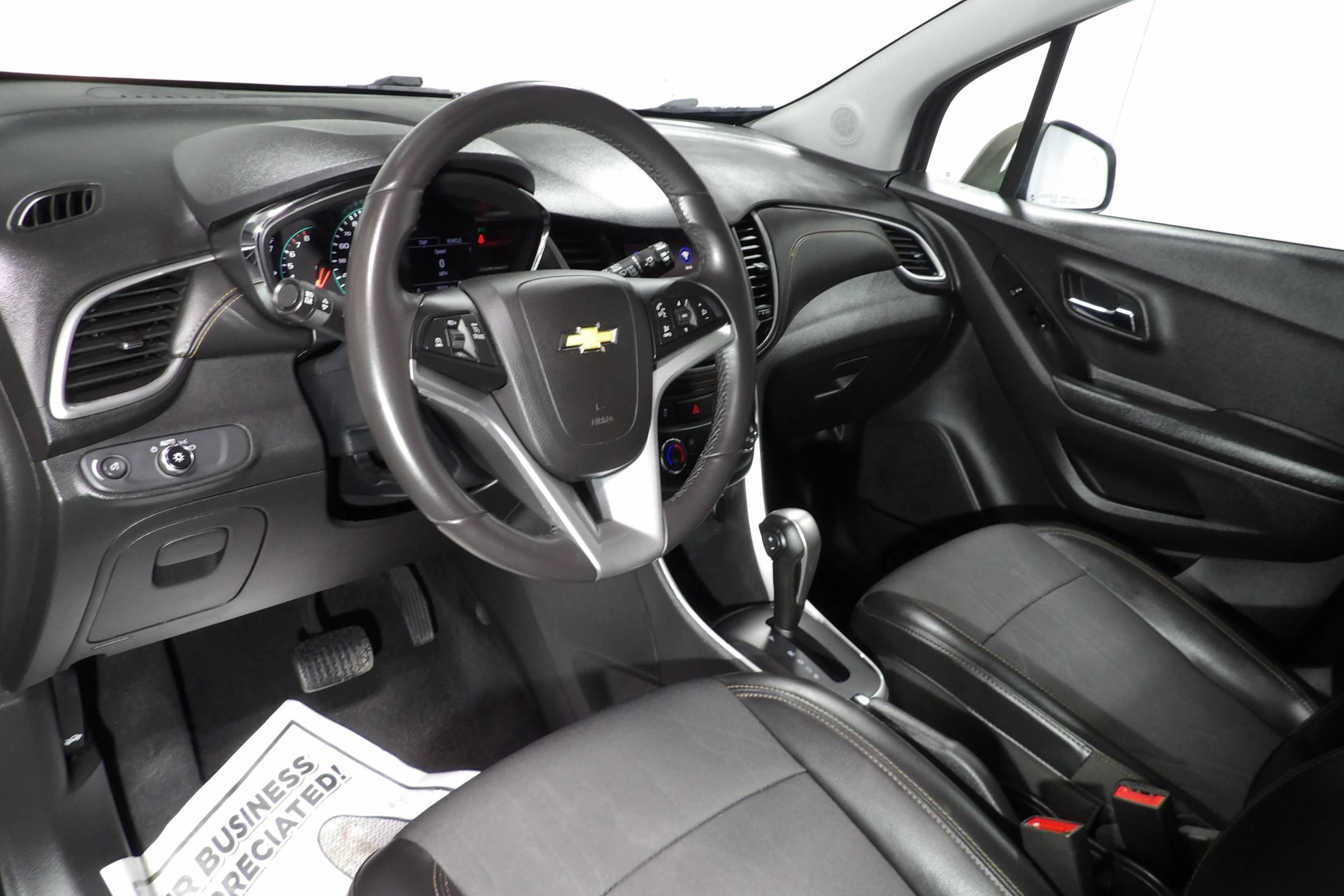 Used 2021 Chevrolet Trax LT w/ Driver Confidence Package FWD image 9