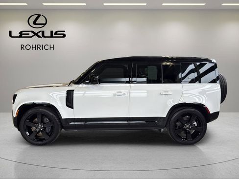 Used 2024 Land Rover Defender 110 X-Dynamic SE AWD/4WD image 8
