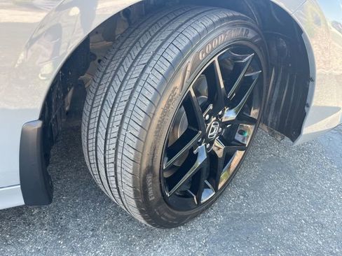 Used 2025 Honda Civic Sport image 25