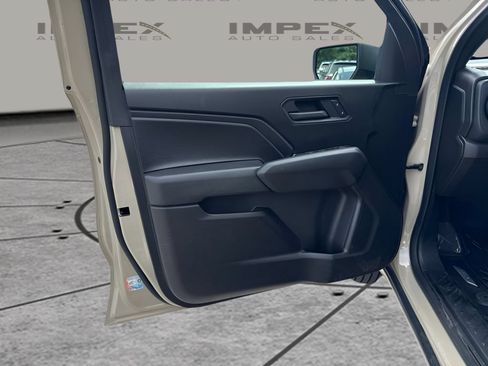 Used 2024 Chevrolet Colorado W/T RWD image 15