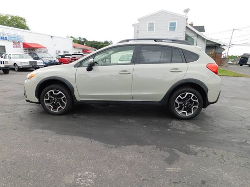 Used 2017 Subaru Crosstrek 2.0i Limited AWD/4WD image 2