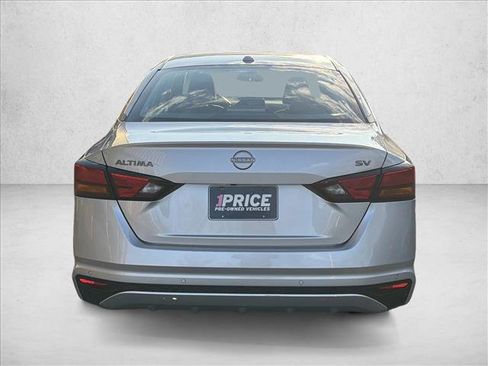 Used 2024 Nissan Altima 2.5 SV image 6
