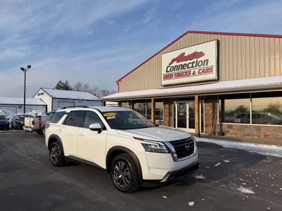 Used 2024 Nissan Pathfinder SV