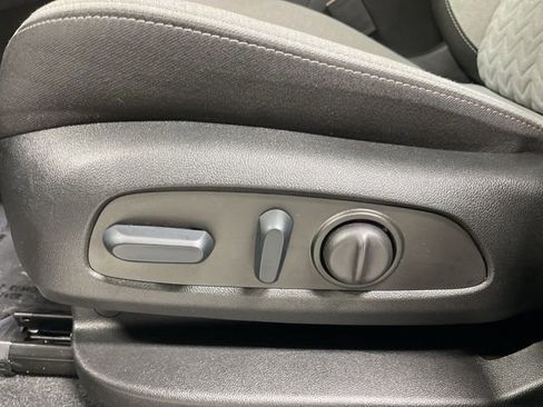 Used 2023 Chevrolet Equinox LS w/ LS Convenience Package image 12