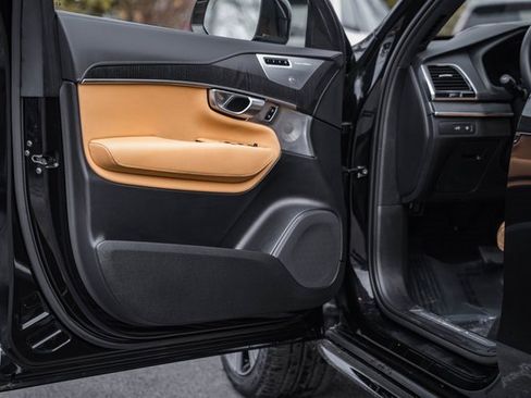 Certified 2024 Volvo XC90 T8 Ultimate w/ Protection Package image 38