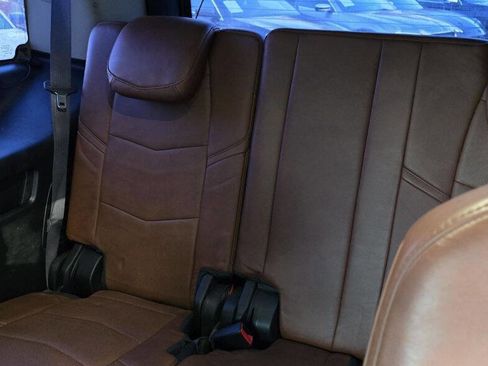 Used 2015 Cadillac Escalade Premium image 15