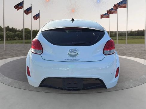 Used 2013 Hyundai Veloster w/ Style Pkg FWD image 5