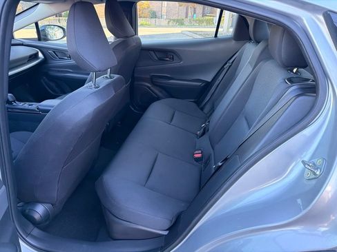 Used 2025 Toyota Prius LE FWD image 12