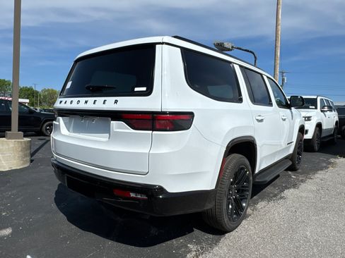 New 2025 Jeep Wagoneer Series II w/ HD Trailer Tow Package image 4