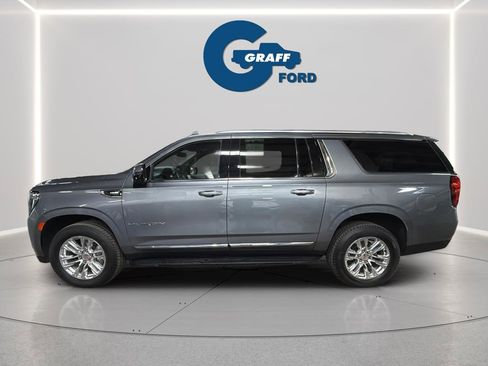 Used 2021 GMC Yukon XL SLT w/ Rear Media and Nav Package AWD/4WD image 3