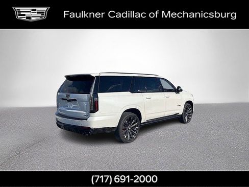 Certified 2025 Cadillac Escalade ESV V image 4