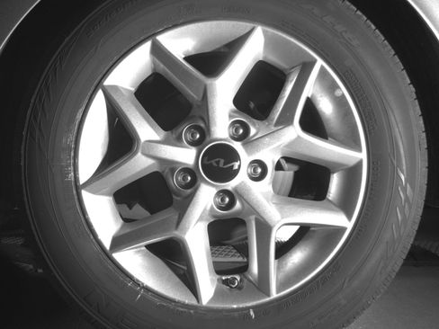 Used 2025 Kia Soul LX w/ LX Technology Package FWD image 14