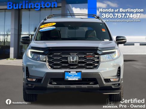 Used 2025 Honda Passport TrailSport image 11