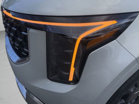 New 2026 Kia Carnival SX image 6