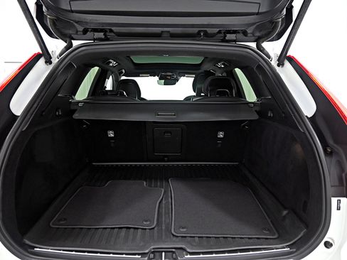 Used 2018 Volvo XC60 T6 R-Design w/ Vision Package AWD/4WD image 33
