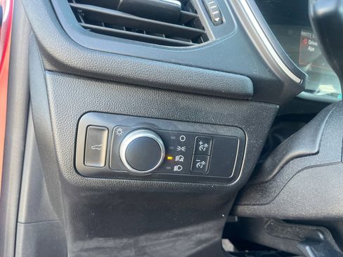 Used 2021 Ford Escape SE w/ SE Sport Appearance Package image 33