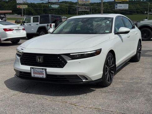 Used 2023 Honda Accord Touring image 8