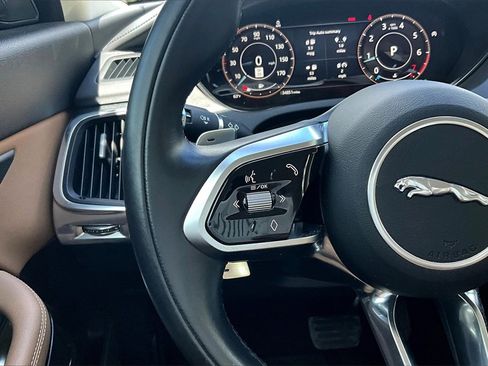 Used 2022 Jaguar E-PACE SE image 17