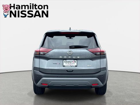 Used 2023 Nissan Rogue SV image 3