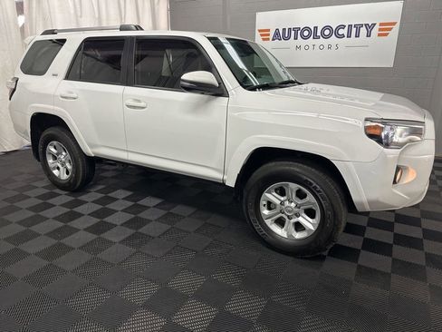 Used 2023 Toyota 4Runner SR5 Premium w/ Moonroof Package AWD/4WD image 3