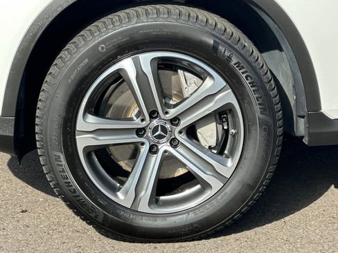 Used 2019 Mercedes-Benz GLC 300 4MATIC image 24