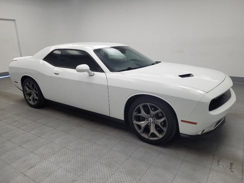 Used 2017 Dodge Challenger SXT RWD image 11