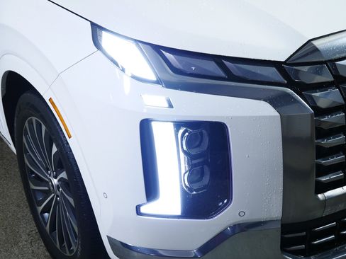 Used 2025 Hyundai Palisade Calligraphy image 16